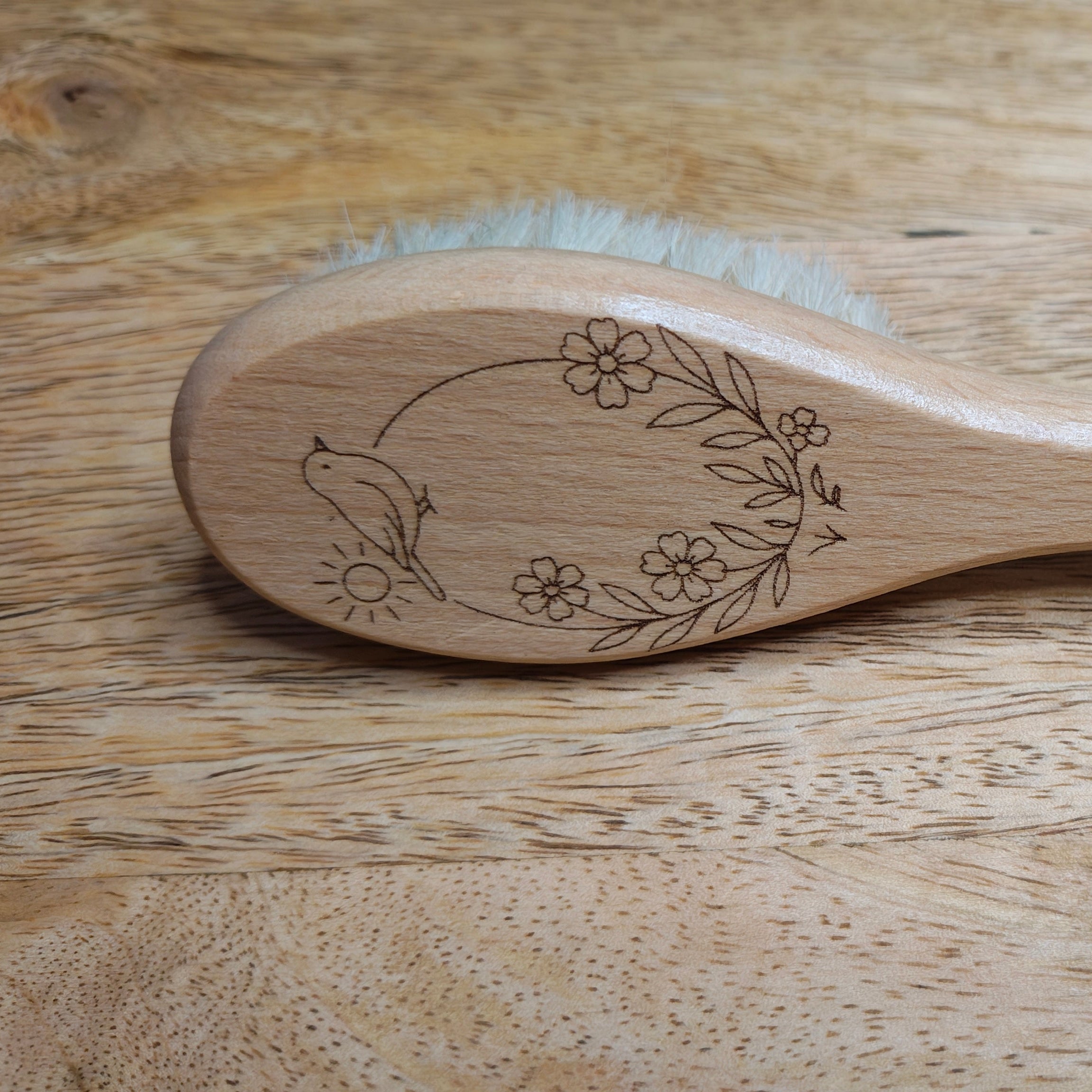 Brosse bebe à poils doux