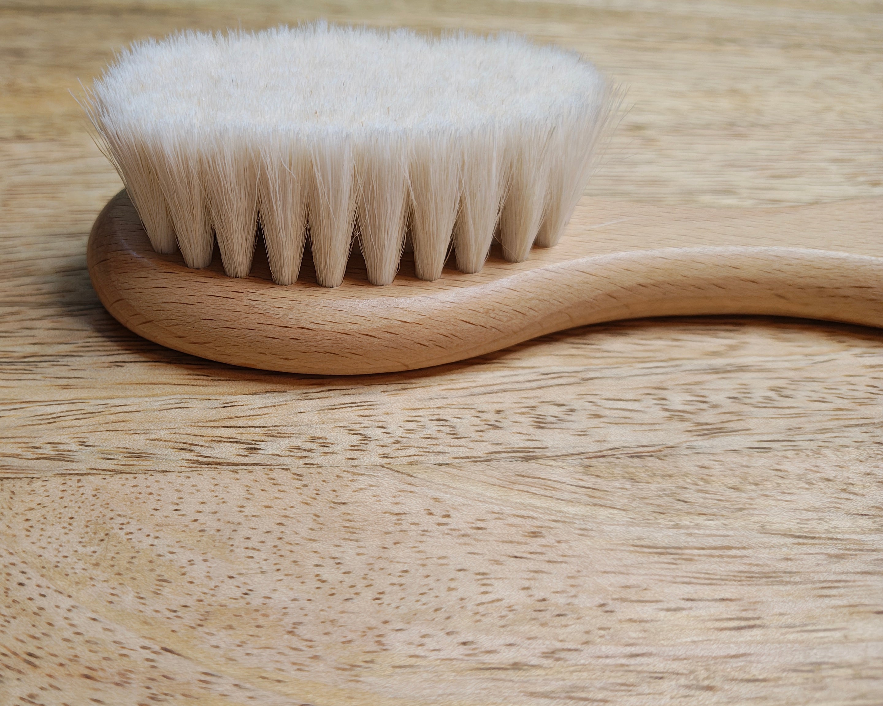 Brosse bebe à poils doux